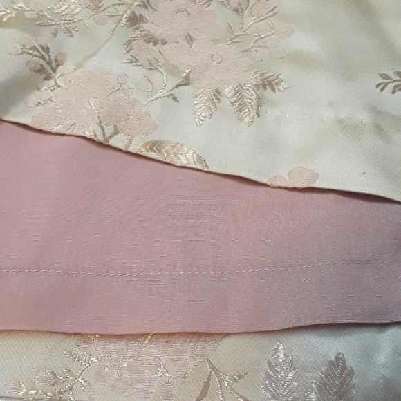 Gorgeous Silky Skirt, Women's size 6 - Picture 7 of 7